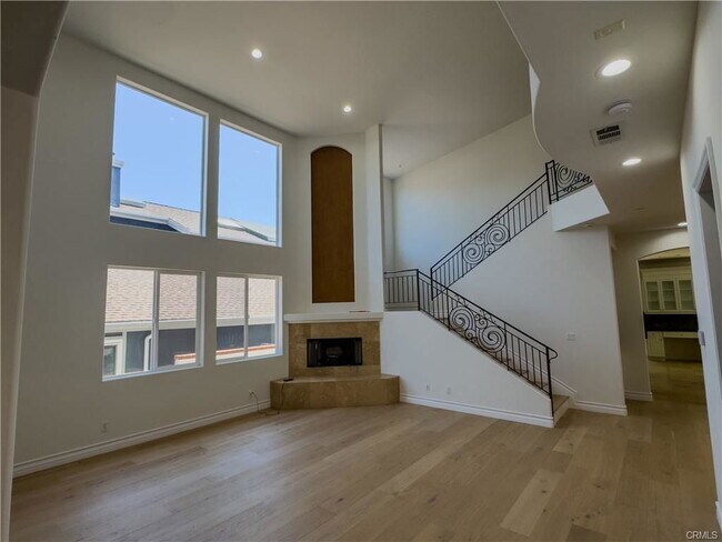 Building Photo - 1628 9th St