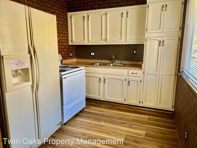 Building Photo - 2 br, 1 bath House - 6601 Lowry Lane