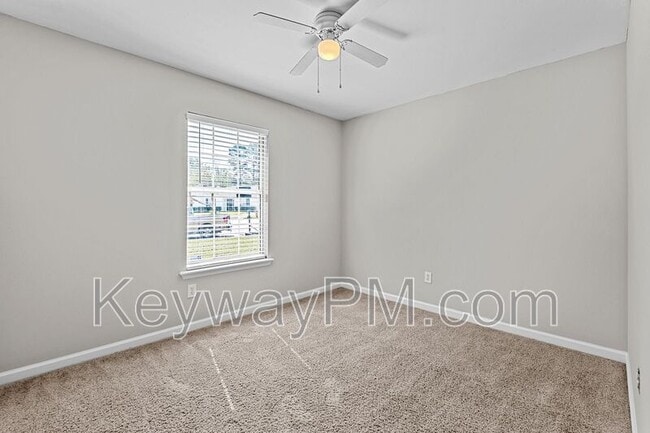 Building Photo - 5 Astor Ct