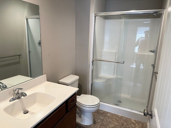 Building Photo - 2 Bed | 2 Bath | 1 Car Attached Villa with Unfinished Basement