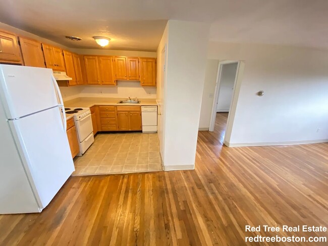 Building Photo - 8 Riverside St