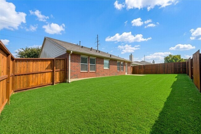 Building Photo - 16702 Grove Trail Ln