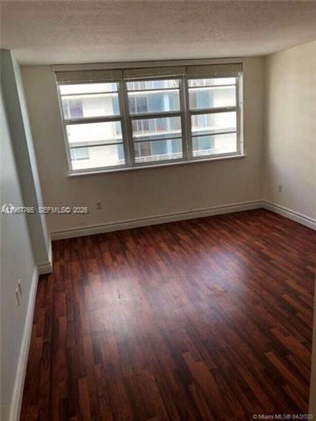 Building Photo - 6917 Collins Ave