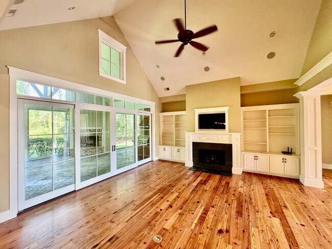 Building Photo - 73 Hampton Lake Dr