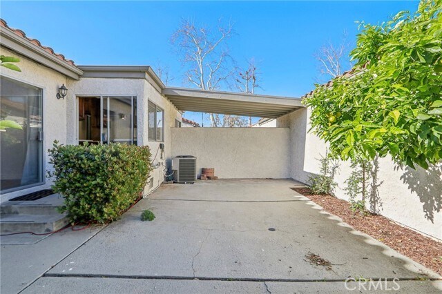 Building Photo - 19535 Rinaldi St
