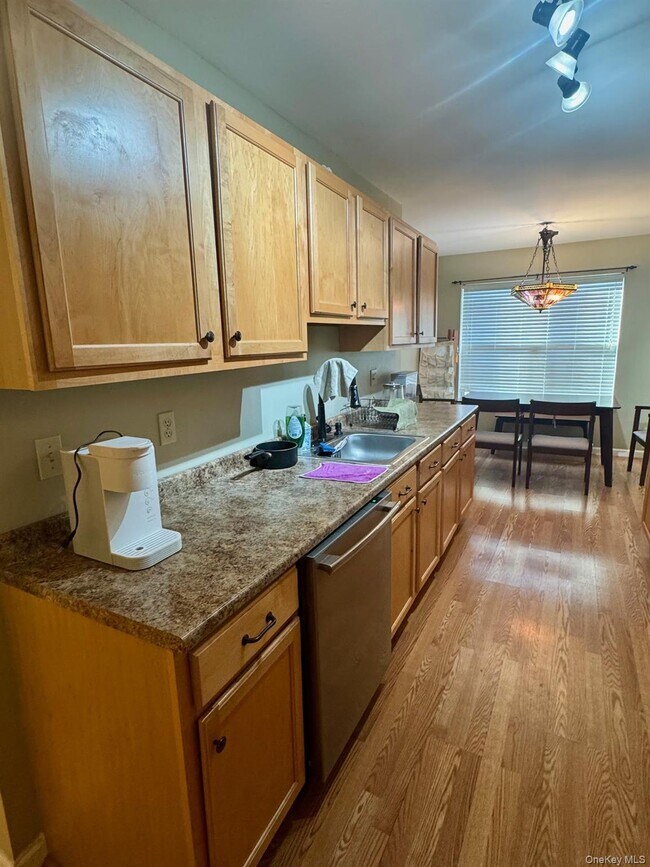 Building Photo - 51 Deer Ct Dr