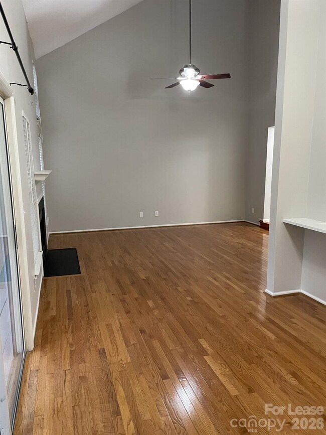 Building Photo - 19831 Henderson Rd