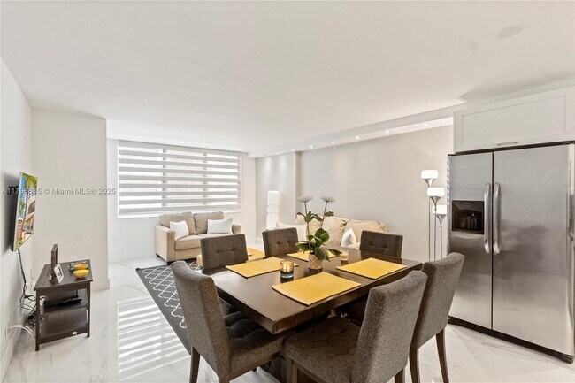 Building Photo - 6039 Collins Ave