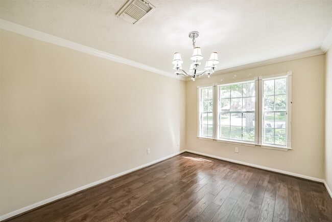 Building Photo - 2411 Misty Falls Ct