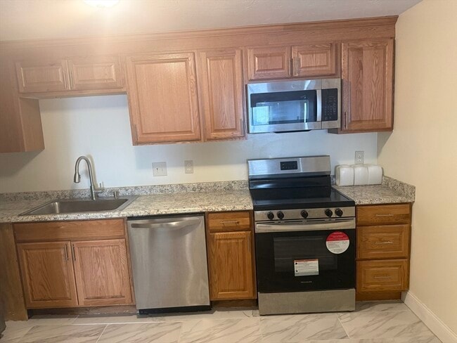 Building Photo - 11 Gibbs St