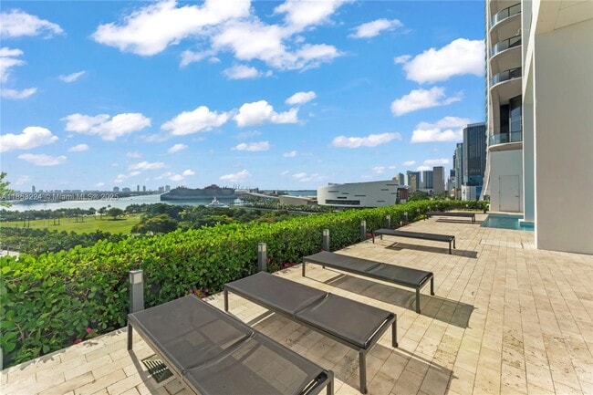 Building Photo - 1040 Biscayne Blvd