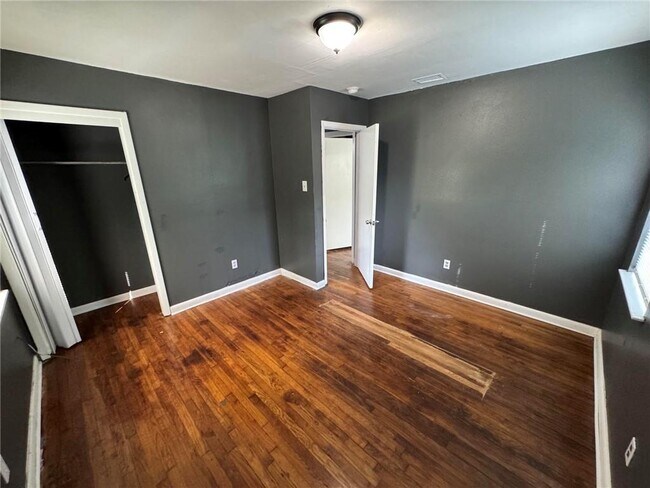 Building Photo - 2805 Harper Ave