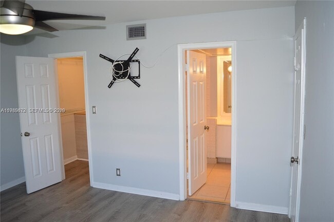 Building Photo - 9 NE 19th Ct