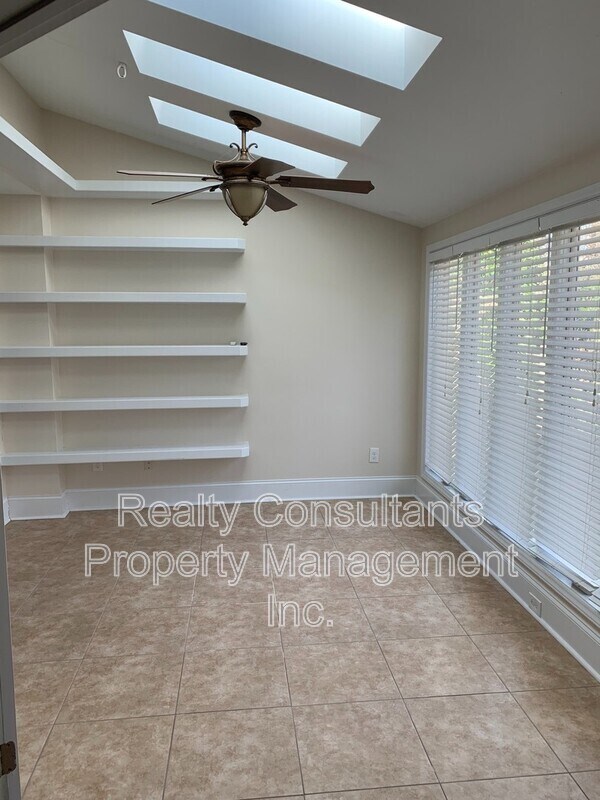 Building Photo - 306-D S Lindell Rd