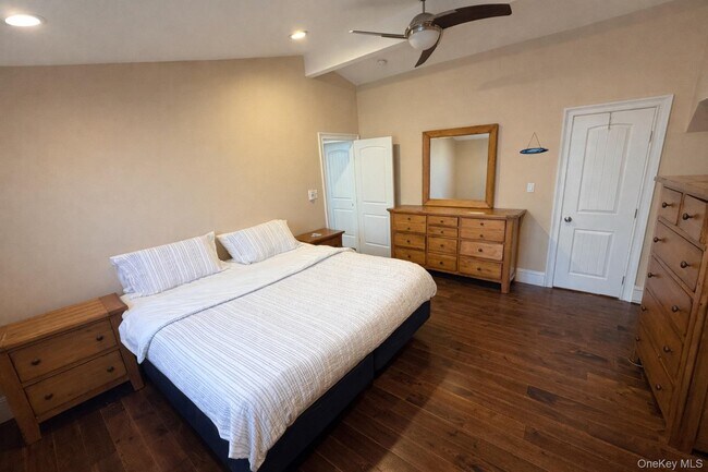 Building Photo - 65 New Hampshire St