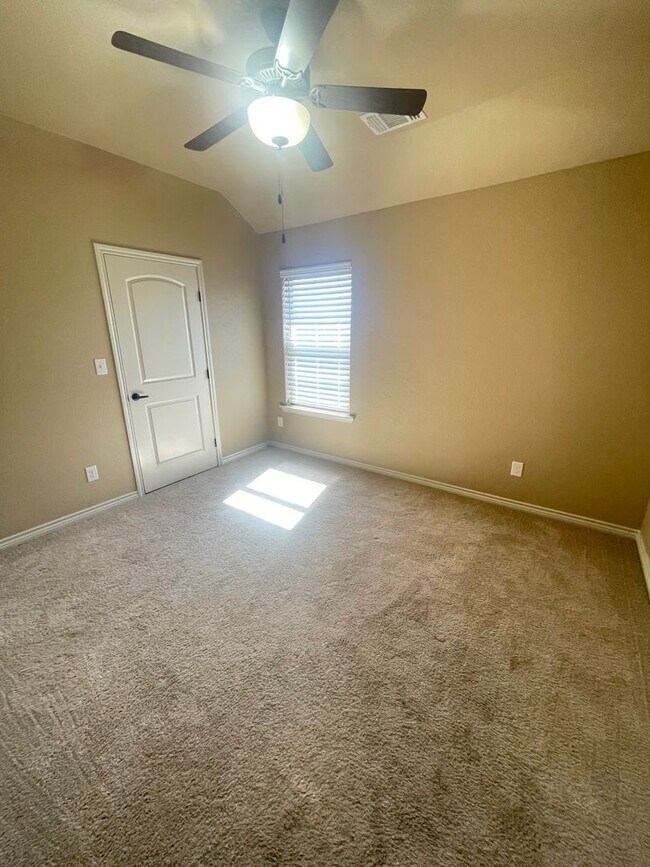 Building Photo - Large Family Home in Desert Ridge