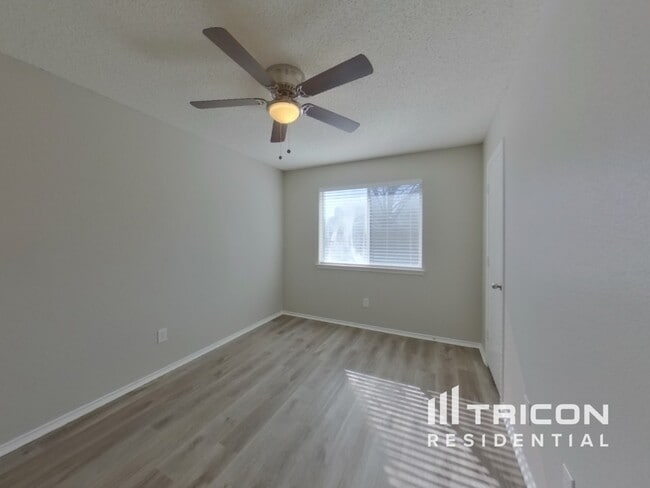 Building Photo - 5605 Northfield Dr