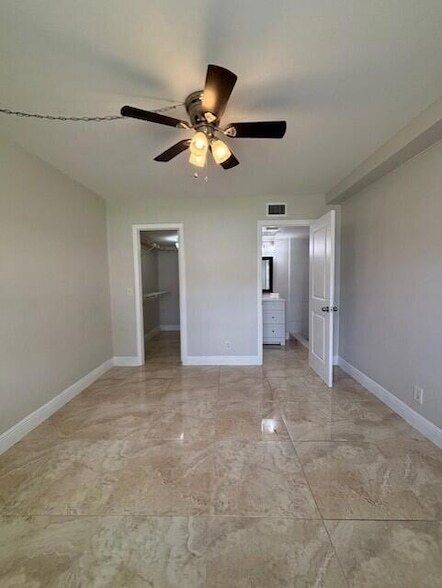 Building Photo - 6748 Palmetto Cir S