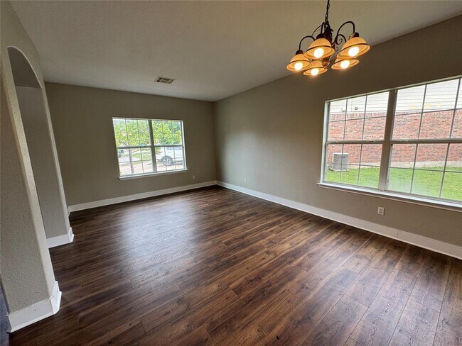 Building Photo - 1800 Rachel Ln