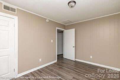 Building Photo - 136 Brentwood Dr