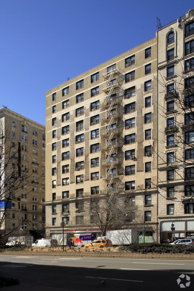 Building Photo - Regnor Court