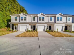 Building Photo - 916 S Battleground Ave