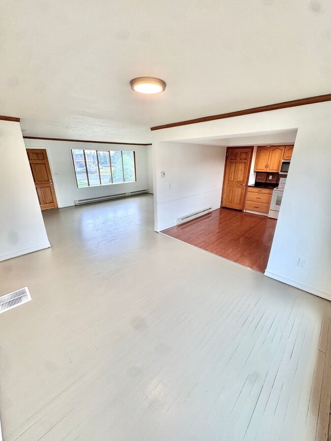 Building Photo - THREE BEDROOM RANCH HOME IN PARKLAND SCHOOL DISTRICT