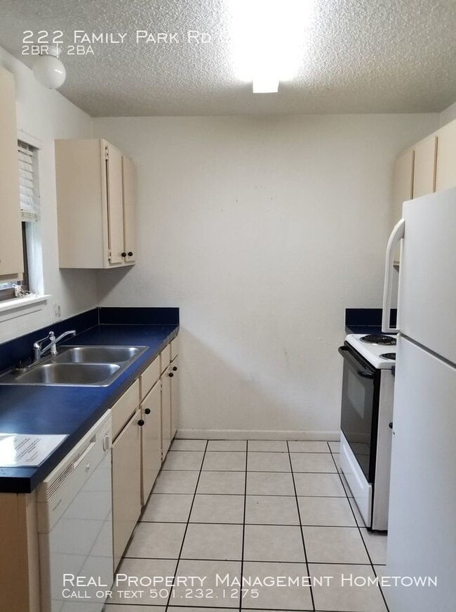 Building Photo - 222 Family Park Rd