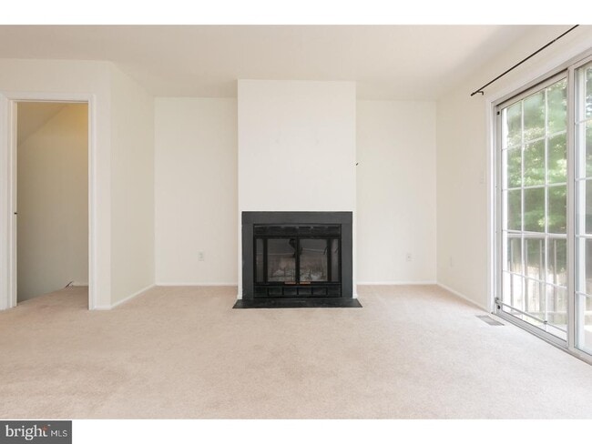 Building Photo - 122 Camber Ln