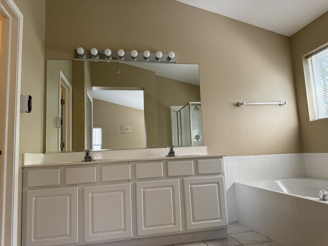 Building Photo - 74 Tanglewood Dr