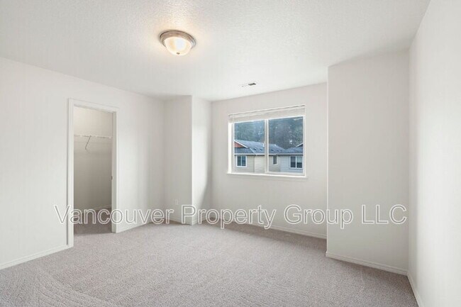 Building Photo - 2713 NE 87th Ave