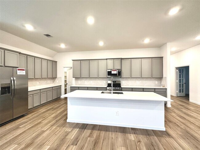 Building Photo - 18330 Tiger Flowers Dr