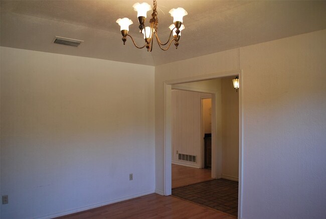 Building Photo - 1416 Sandy Creek Dr