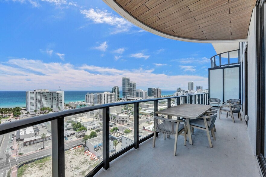 Building Photo - 580 72nd St