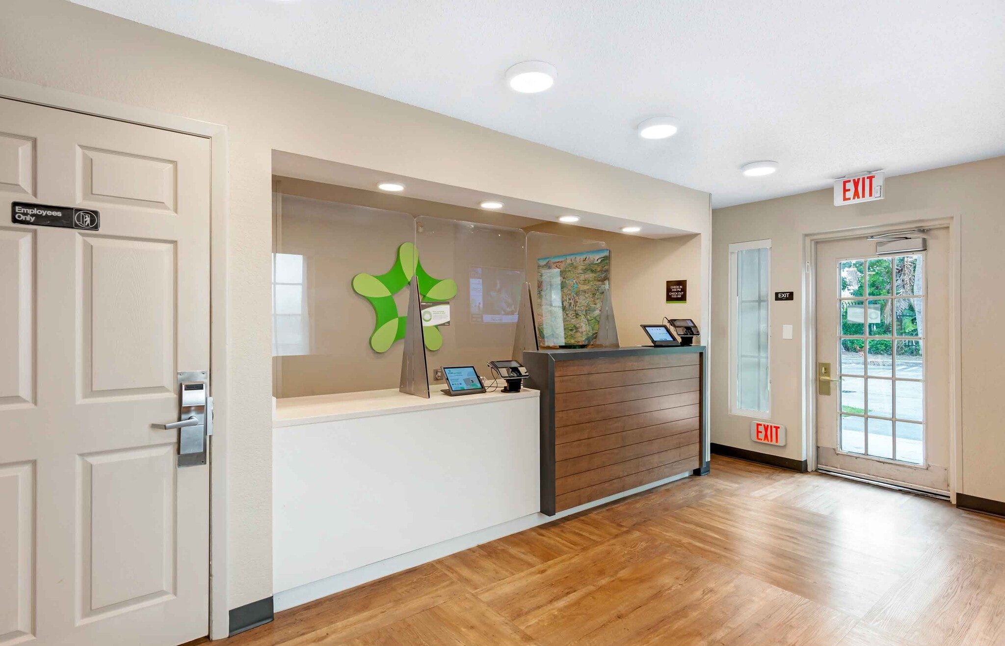 Building Photo - Furnished Studio-Miami - Airport - Blue Lagoon