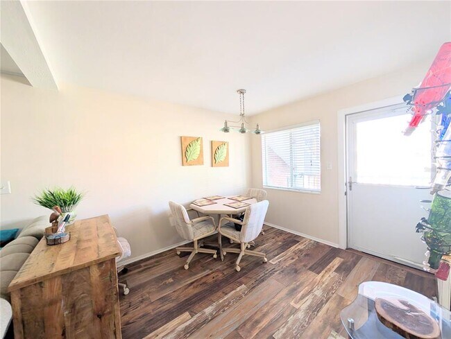 Building Photo - 2328 Canal Dr