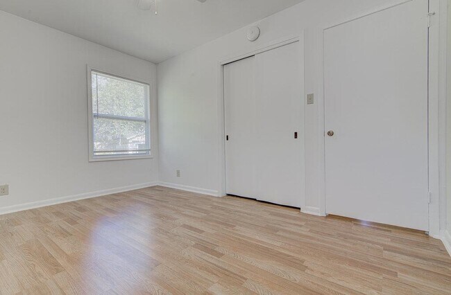 Building Photo - 8406 Burrell Dr