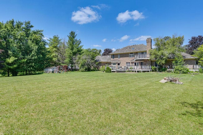 Building Photo - 7 Creekside Ln