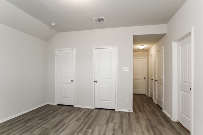 Building Photo - 8719 J C Oaks Cir