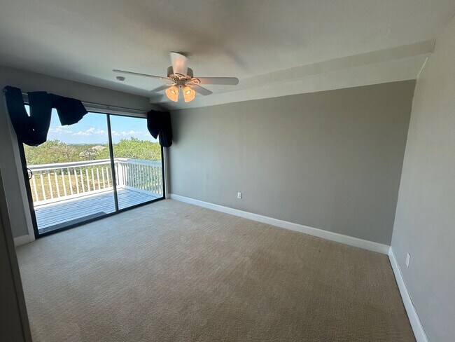 Building Photo - Beautiful Home with Beautiful Views