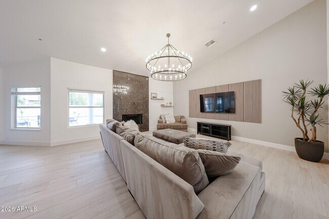 Building Photo - 8156 E Questa Rd