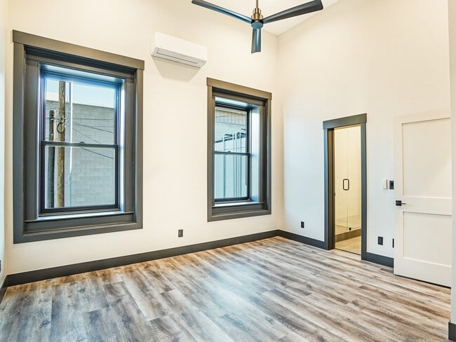 Building Photo - 120 W 9th St