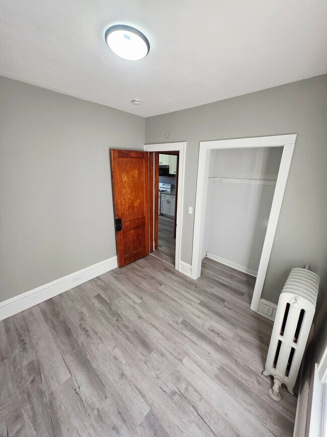 Building Photo - 414 N 33rd Ave