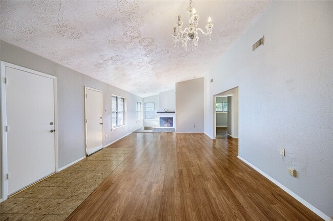 Building Photo - 1510 Chestnut Tree Ln