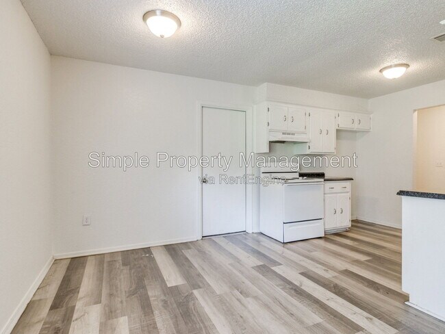 Building Photo - 14222 NE 4th St