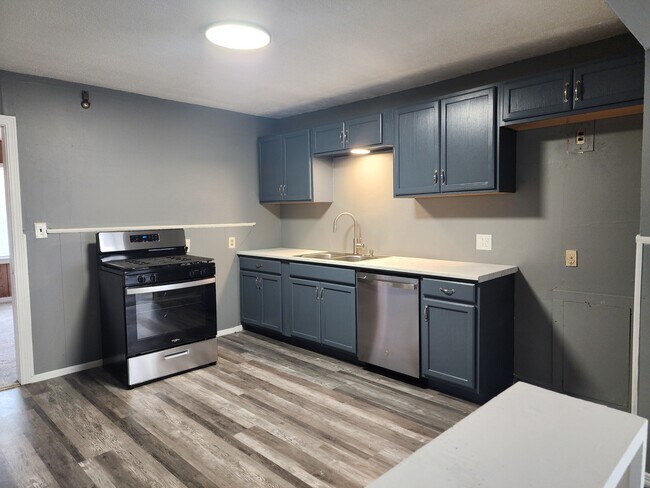 Building Photo - 628 NE 34th St