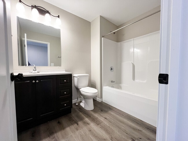 Building Photo - Timberwolf Townhomes