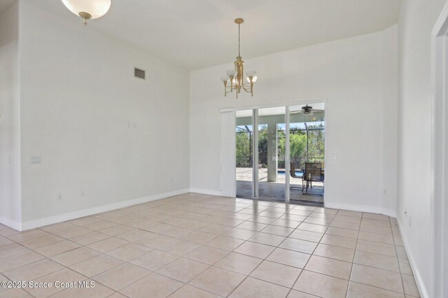 Building Photo - 929 Hialeah St
