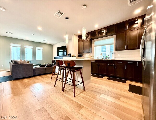 Building Photo - 8044 Carpenter Creek Ave