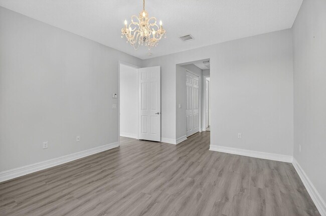 Building Photo - 8101 Ironstone Dr
